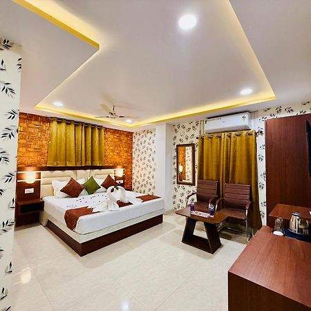Hotel Golden Crystal Patna  Bagian luar foto
