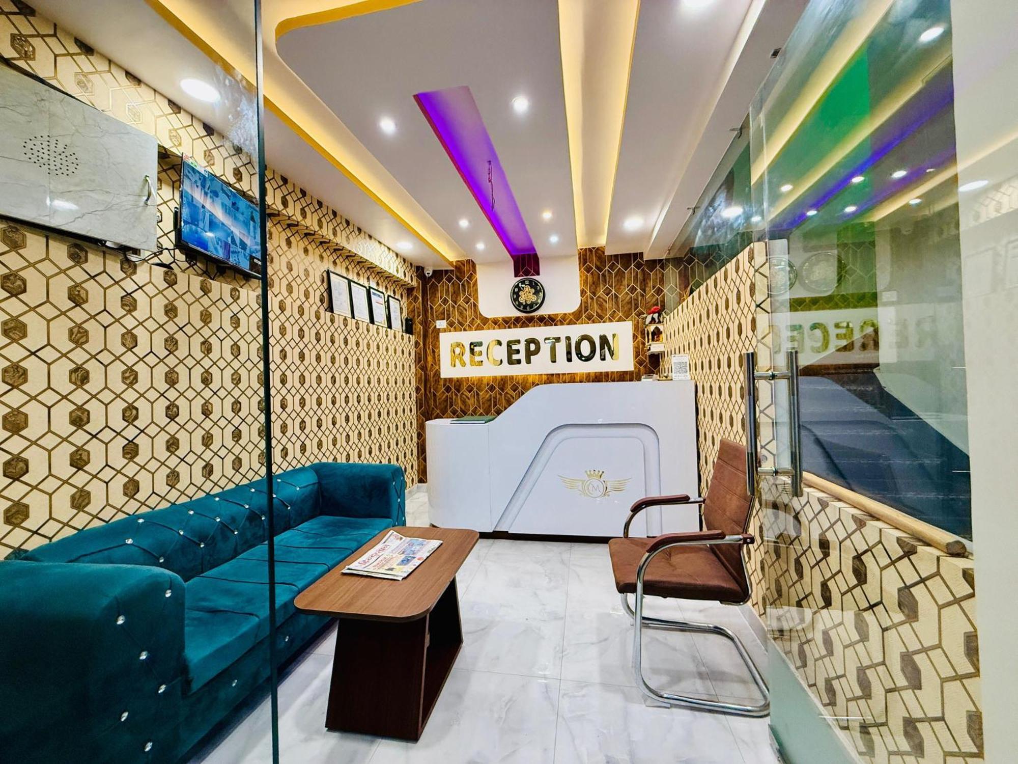 Hotel Golden Crystal Patna  Bagian luar foto