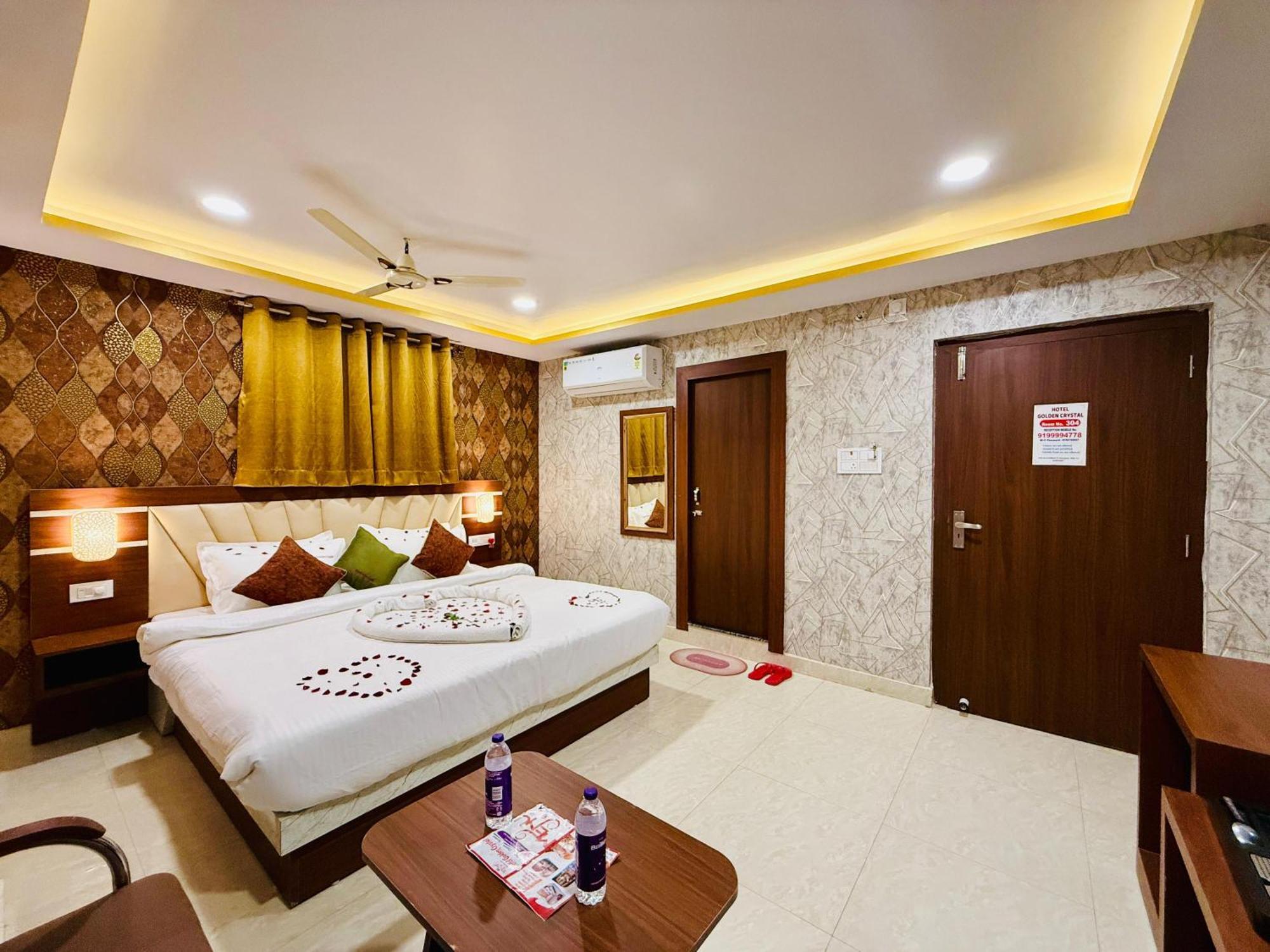Hotel Golden Crystal Patna  Bagian luar foto